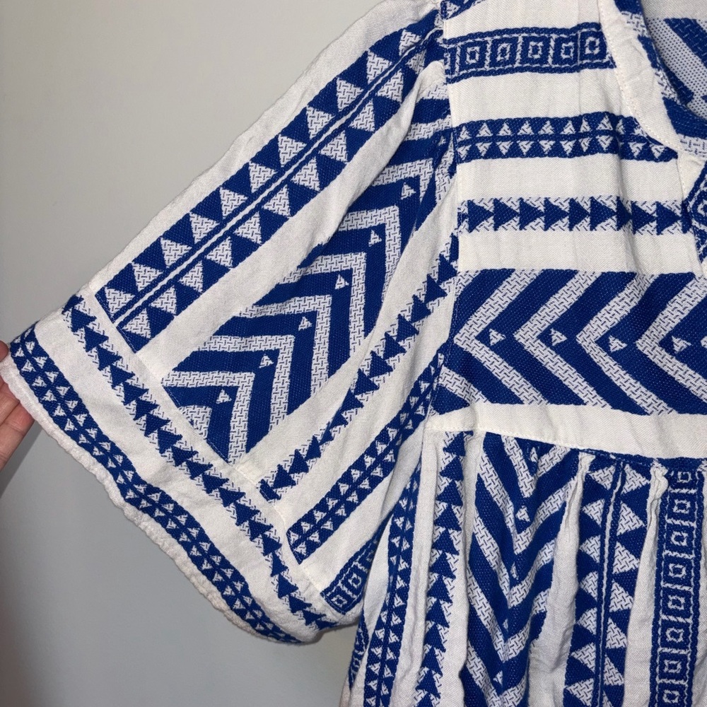 Women’s Old Navy V-Neck Aztec Print Blouse 2x - Picture 4 of 7